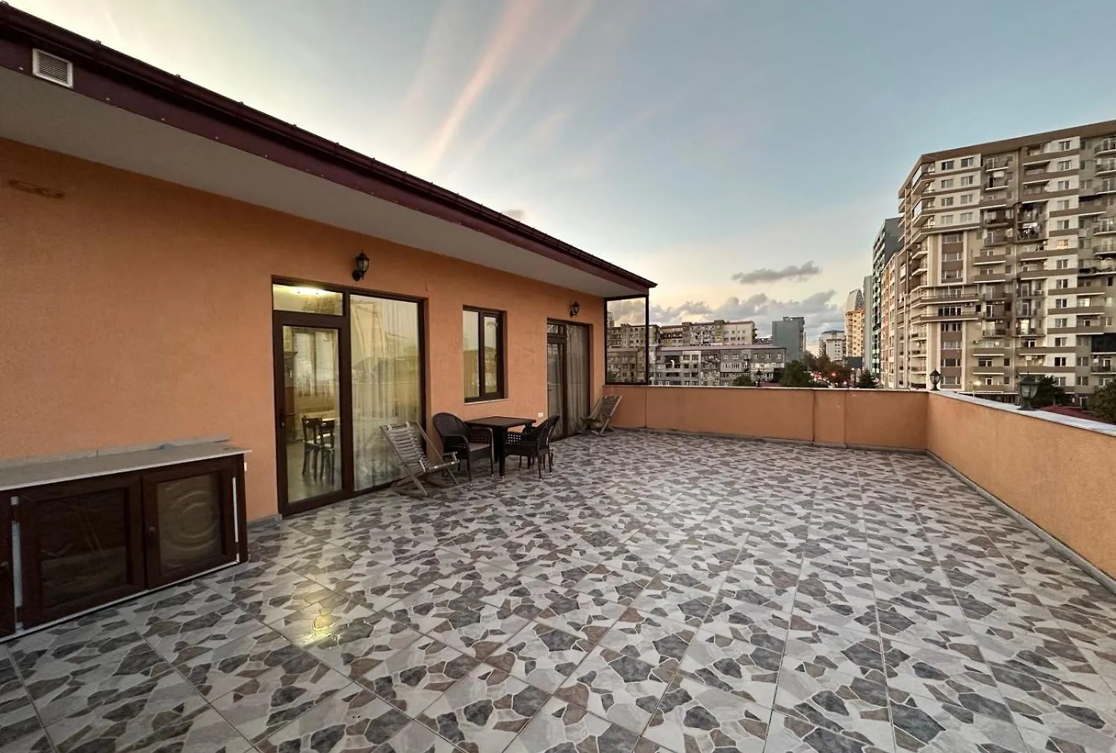 Welcoming Terrace In Batumi Lejlighed