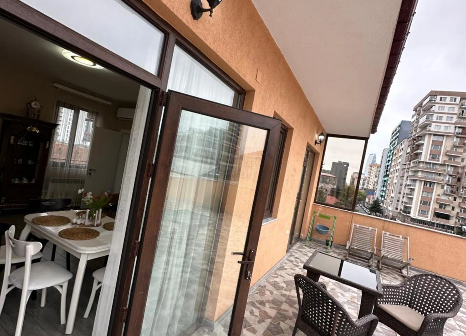 Apartament Welcoming Terrace In Batumi